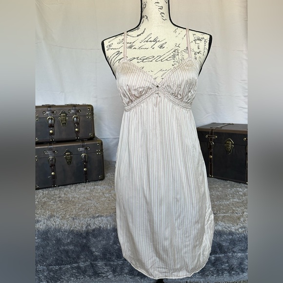 Dress - Picture 1 of 2